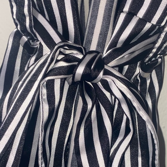 Black & White Striped Ruffle Dress with Belt - Size S - Picture 8 of 8